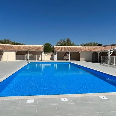Belle Climatisee 4-5 Couchages 2 Terrasses Piscine Commune Parking Dans Securisee 200m De La Lrma45