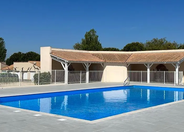 Belle Climatisee 4-5 Couchages 2 Terrasses Piscine Commune Parking Dans Securisee 200m De La Lrma45 Portiragnes